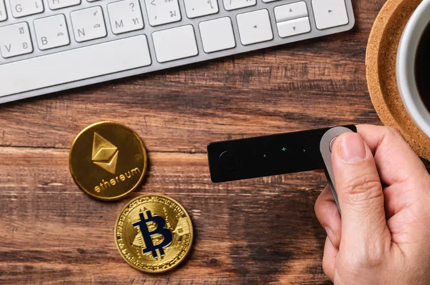 افضل محفظة باردة للعملات الرقمية لعام 2025