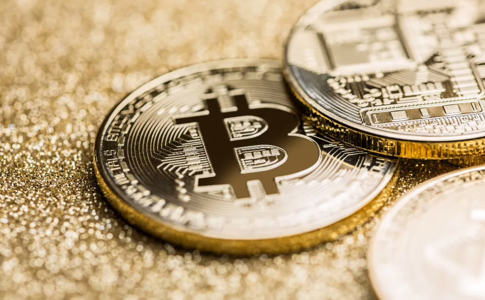 تقسيم وسعر البيتكوين 2012 والعوامل والأحداث المؤثرة